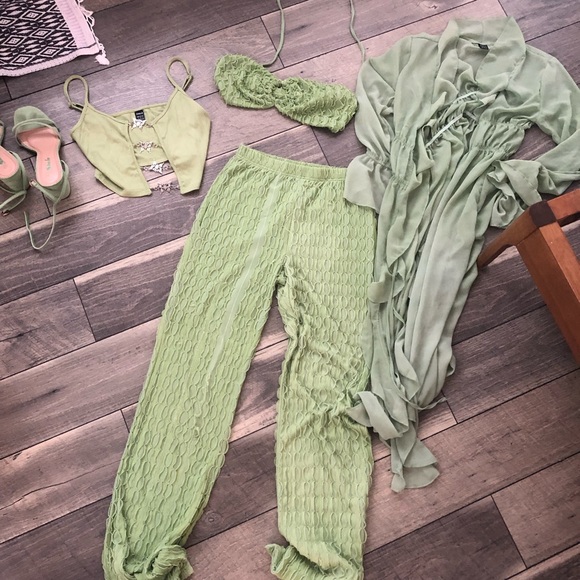 Shein 5 piece mint green euphoria costume set, size XS/S shoes 8.5 - Picture 3 of 9
